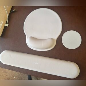 White Ergonomic Mouse Pad and Wrist Rest Set